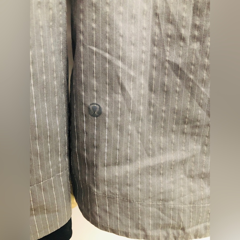 Lululemon Jacket - Picture 5 of 6